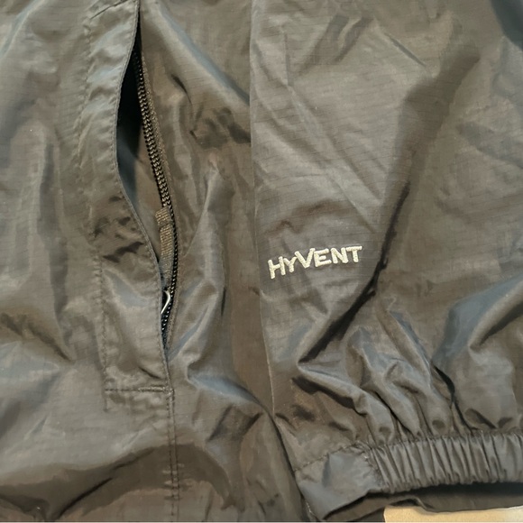 The North Face Kids Black Raincoat Windbreaker HyVent Size M (10/12) - Picture 9 of 9